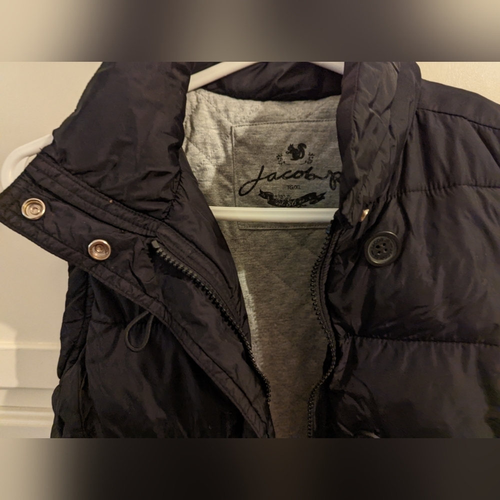 💰2/$20 JACOB Black puffy vest - Picture 3 of 6